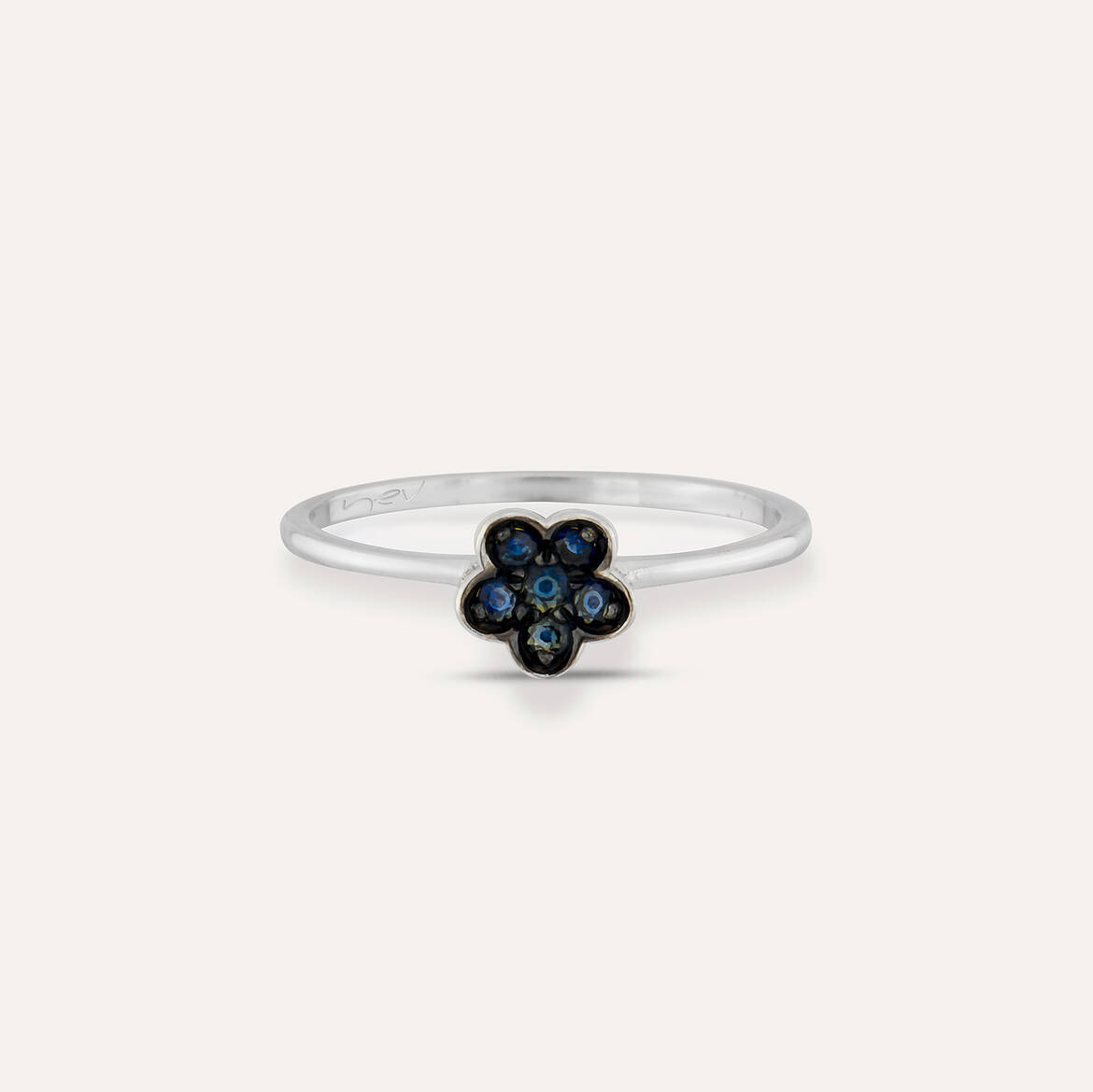 0.14 CT Sapphire Flower Shaped Ring