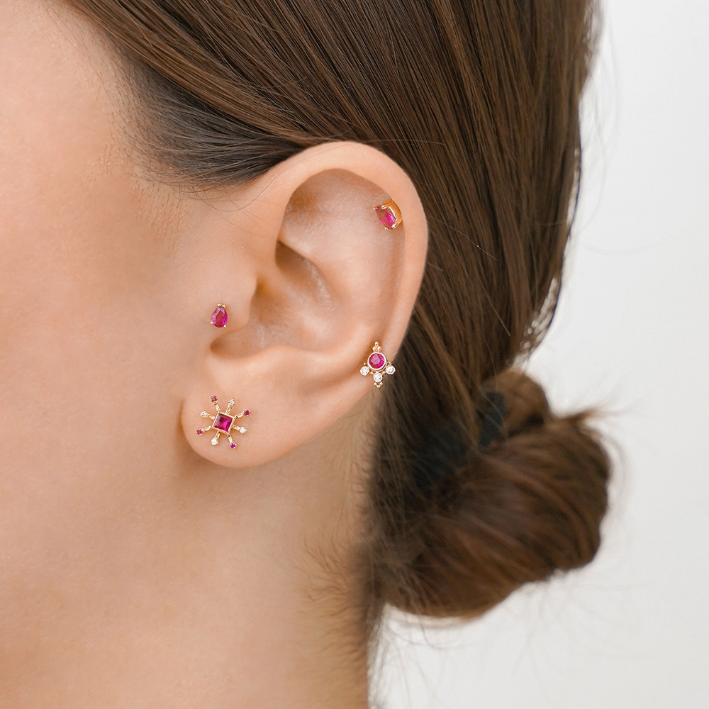 Bulb 0.18 CT Pear Cut Ruby Rose Gold Piercing - 2
