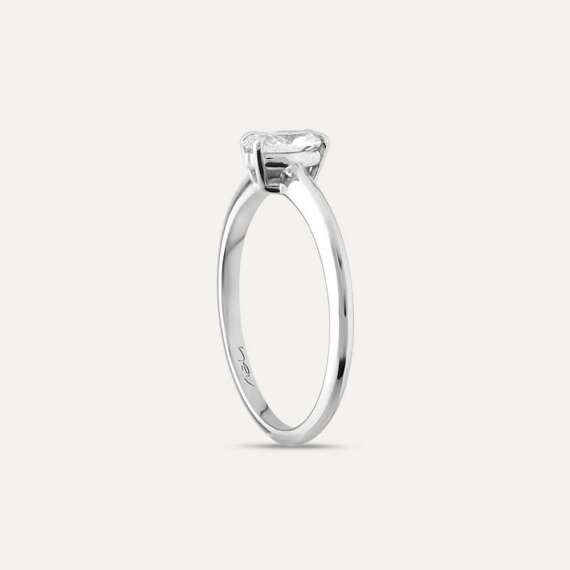 0.32 CT Marquise Cut Diamond Ring - 7