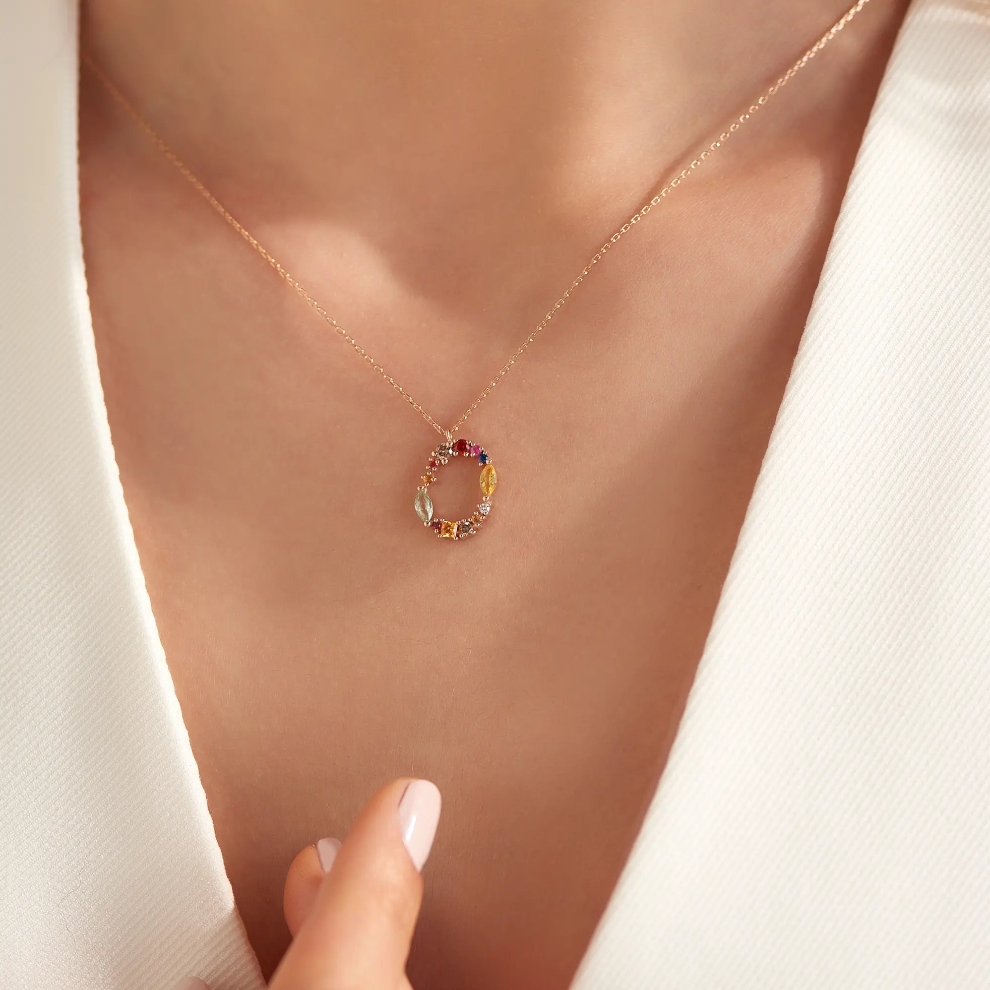 0.76 CT Brown Pırlanta ve Multicolor Safir Taşlı O Harf Kolye - 2
