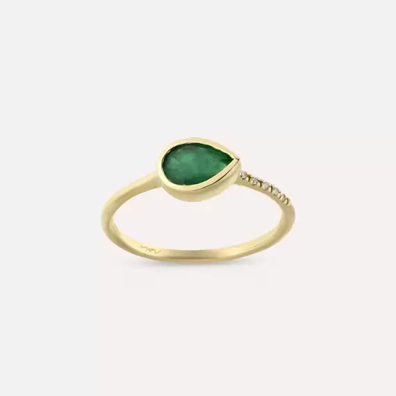 0.67 CT Pear Cut Emerald and Diamond Yellow Gold Ring - 1