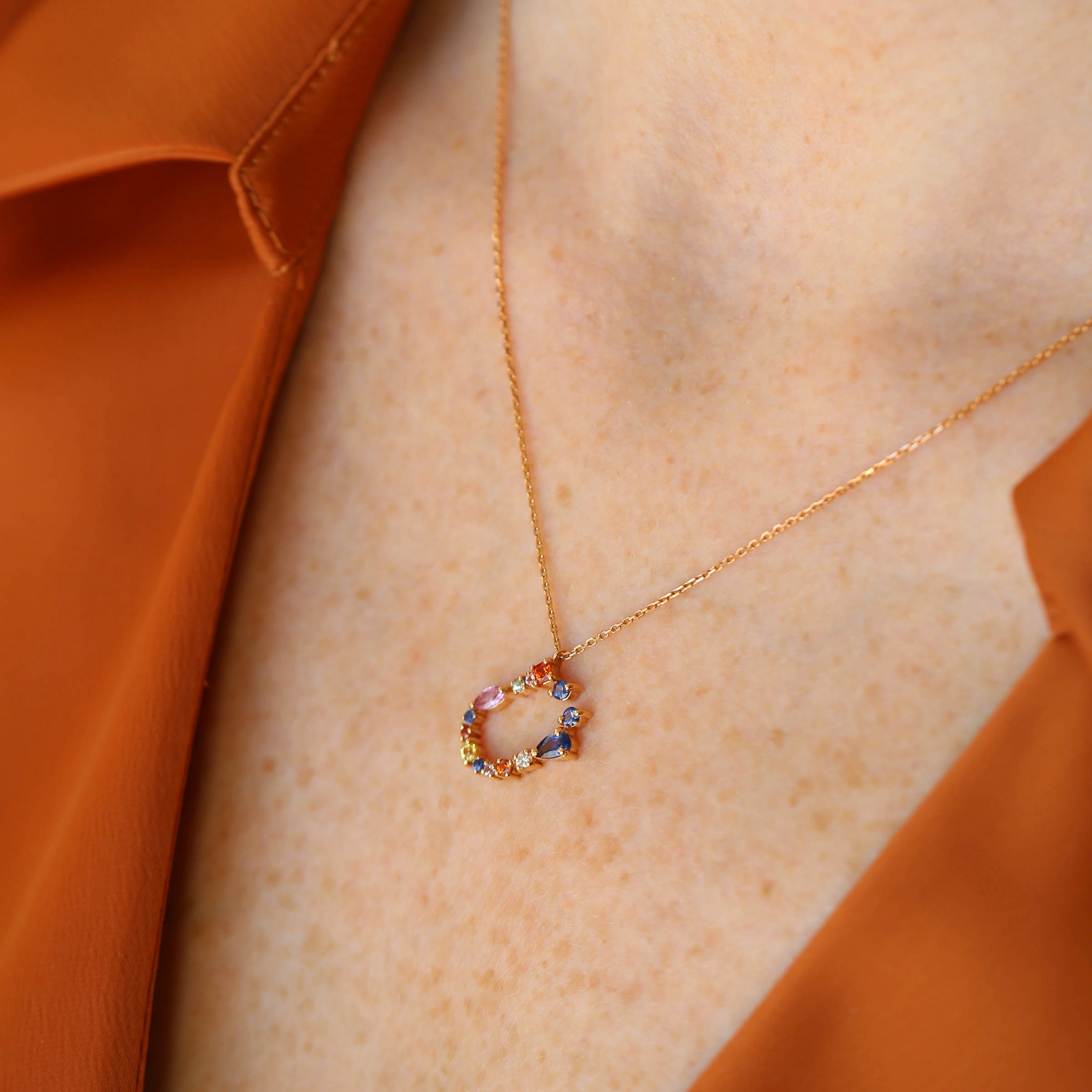 1.02 CT Multicolor Safir ve Pırlanta Taşlı Ü Harf Kolye - 2