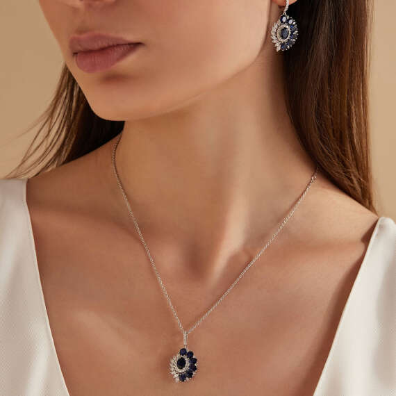 3.81 CT Sapphire and Diamond White Gold Necklace - 4