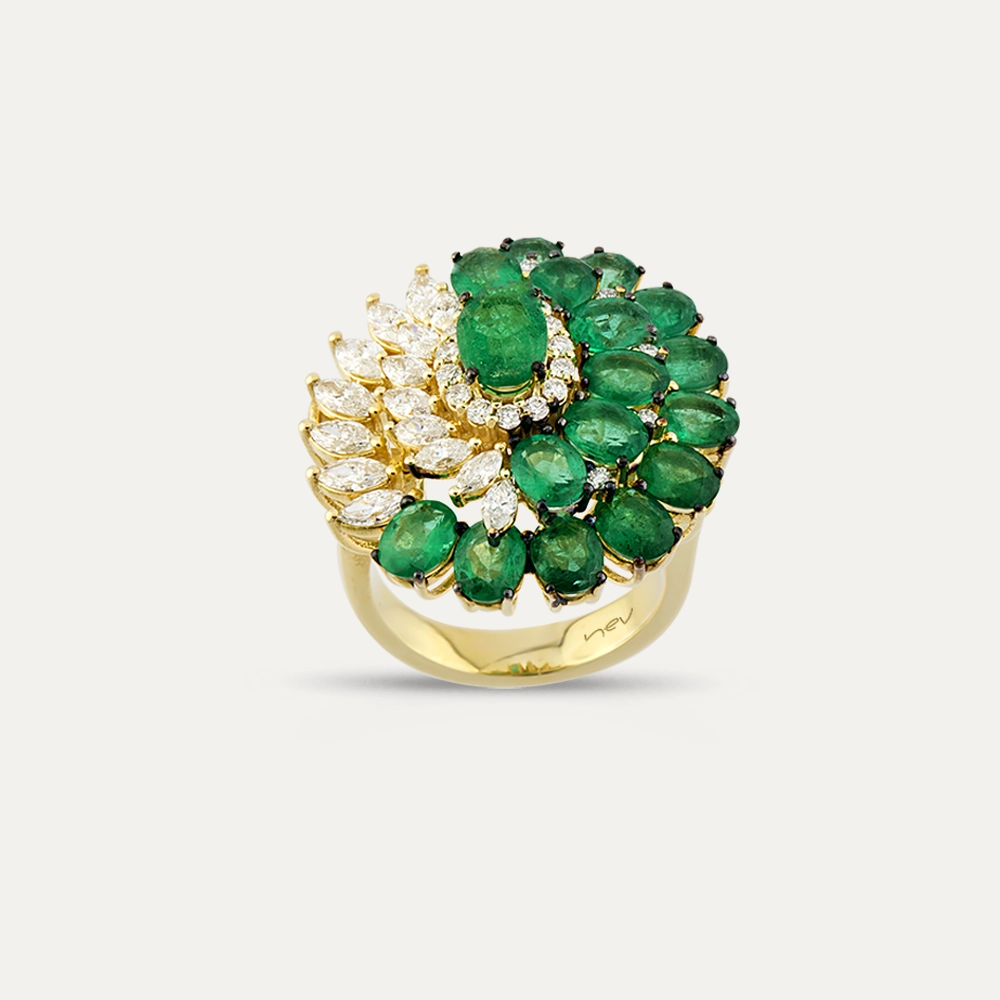 6.91 CT Emerald and Diamond Yellow Gold Ring - 1