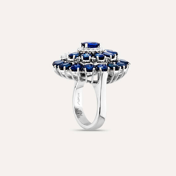 9.22 CT Sapphire and Diamond Ring - 4