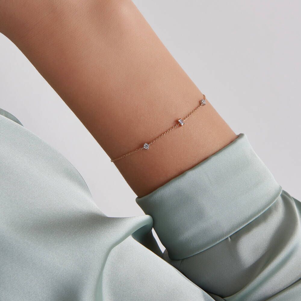 Cara 0.15 CT Baguette Cut Diamond Rose Gold Bracelet