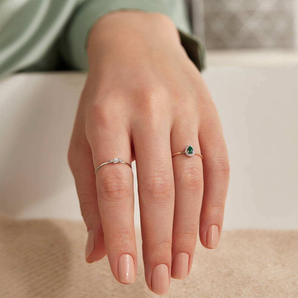 Drop 0.22 CT Emerald and Diamond Ring