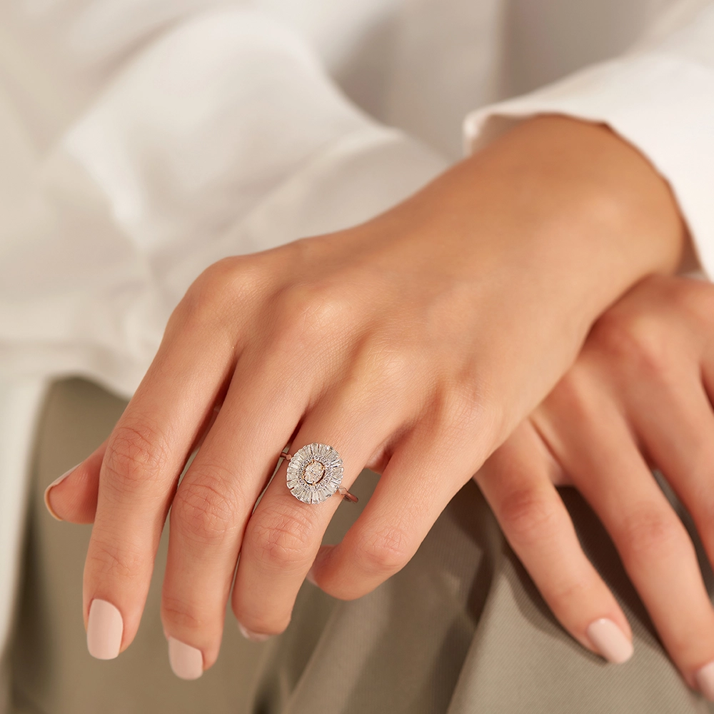 Giana 0.95 CT Oval ve Trapez Kesim Pırlanta Taşlı Beyaz Altın Yüzük - 4