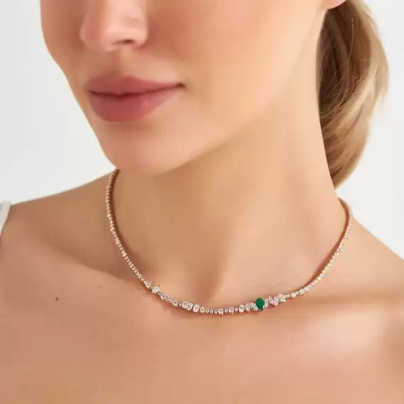 Judith 7.56 CT Emerald and Diamond Rose Gold Necklace - 2