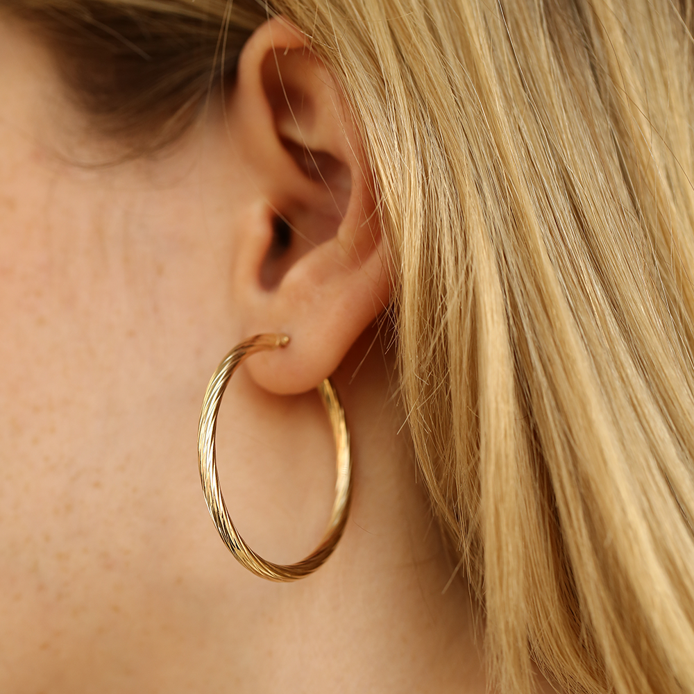 Linear Jr. Yellow Gold Hoop Earring - 1