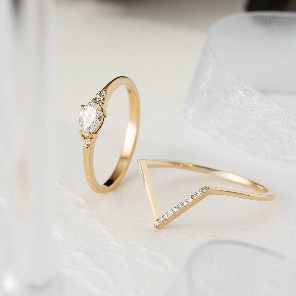 Minimal Diamond Chevron Ring - 3