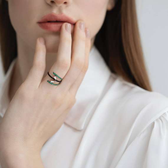 Polaris 0.54 CT Emerald and Baguette Cut Diamond Black Enamel Ring - 2