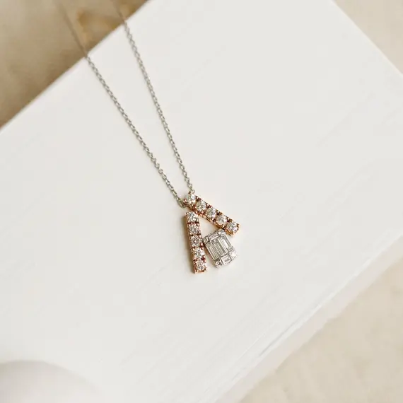 Roof 0.50 CT Baget Kesim Pırlanta Taşlı Kolye - 2