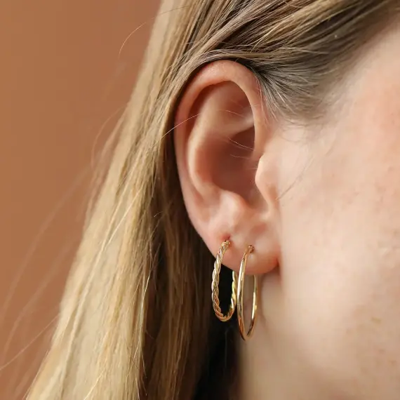 Scrow Yellow Gold Hoop Earring - 3