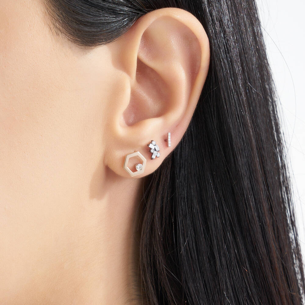 Seed 0.12 CT Baguette Cut Diamond White Gold Mini Single Earring