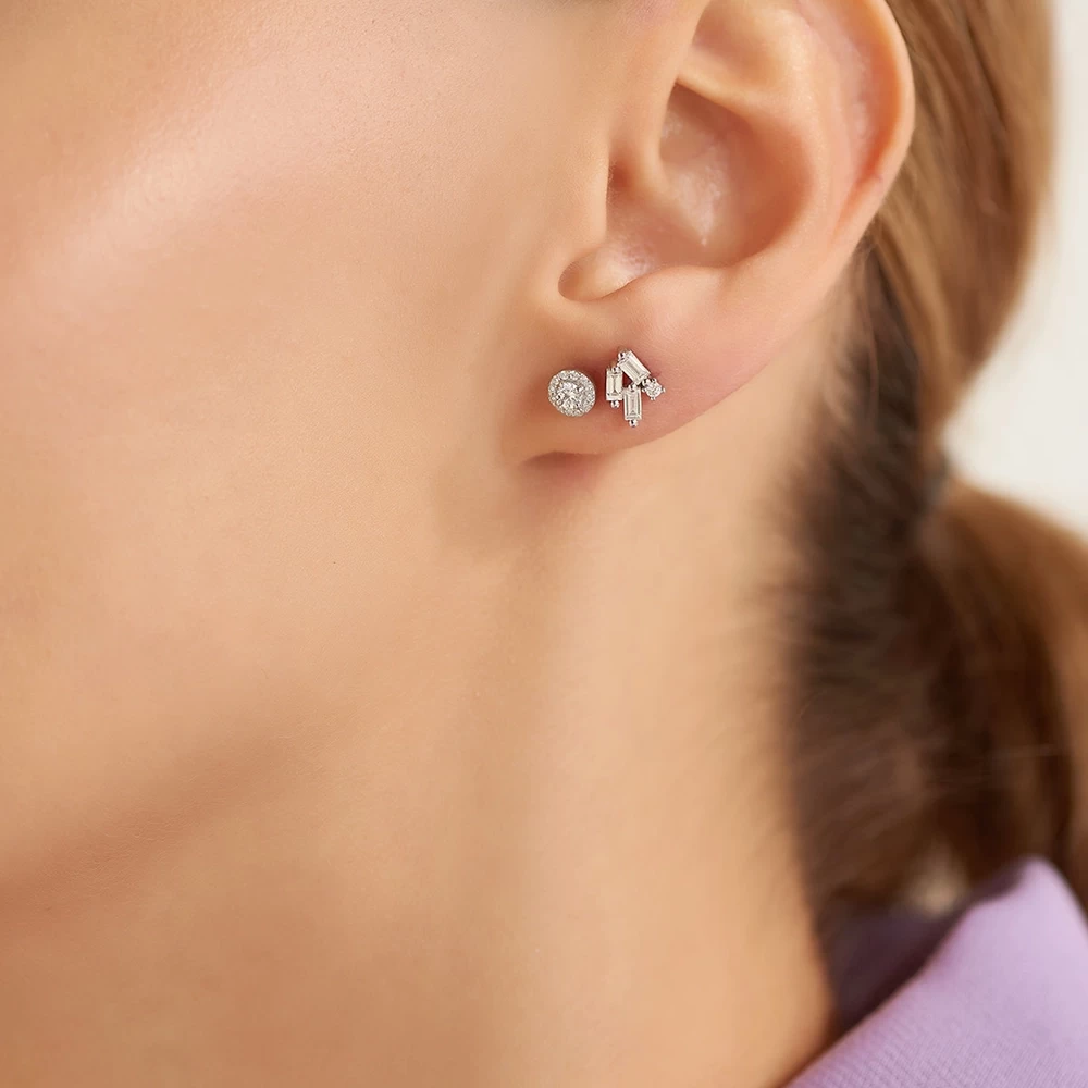 Seed 0.24 CT Baguette Cut Diamond White Gold Mini Single Earring